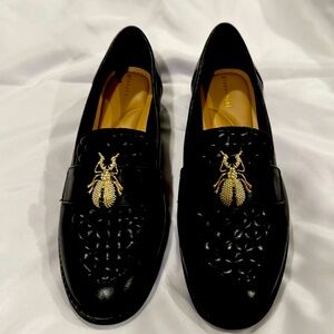 Brand New Women’s Gianni Bini Black Loafers with Bug Broach.
